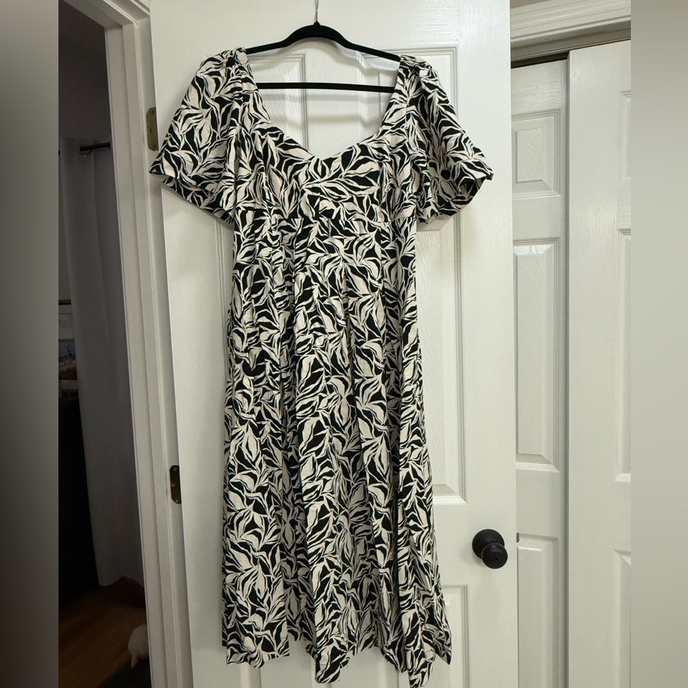 NWT A New Day Black White Floral Short Sleeve Midi Dress Size 10